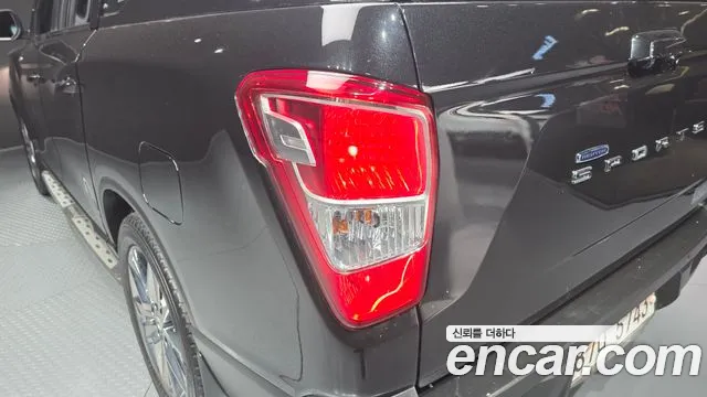 KGM Rexton 2019 thumb 12