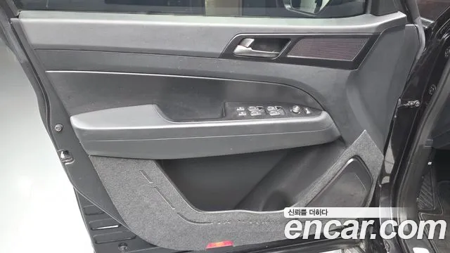 KGM Rexton 2019 thumb 4
