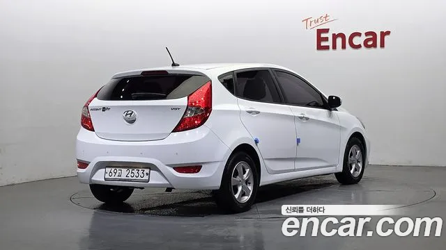 Hyundai Accent 2011 thumb 8