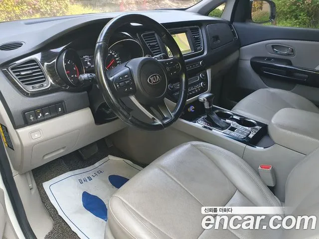 Kia Carnival 2019 thumb 6