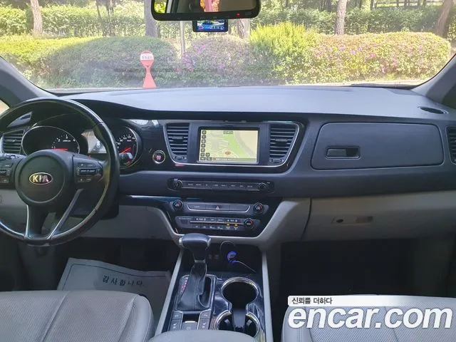 Kia Carnival 2019 thumb 5