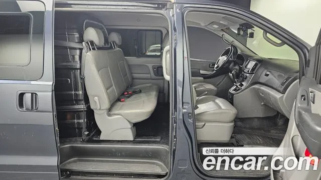 Hyundai Staria 2017 thumb 11