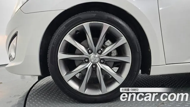 Hyundai i40 2012 thumb 3