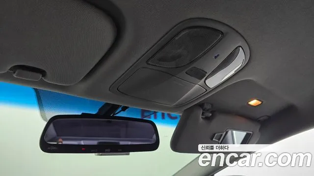 Hyundai i40 2012 thumb 12