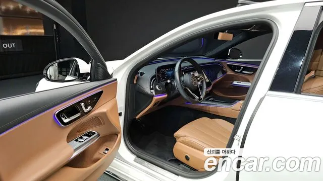 Mercedes-Benz E-Class 2024 thumb 2