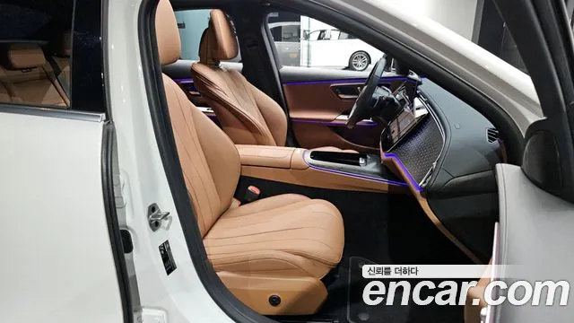 Mercedes-Benz E-Class 2024 thumb 9