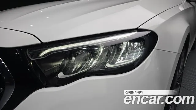 Mercedes-Benz E-Class 2024 thumb 10