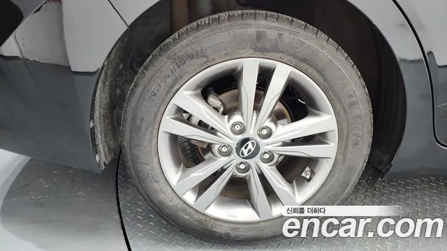 Hyundai AD 2015 thumb 8