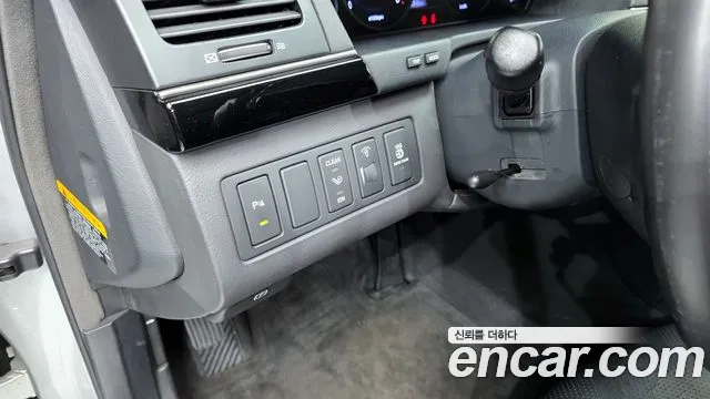 Kia Opirus 2010 thumb 6