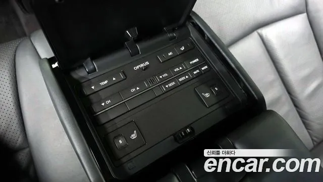 Kia Opirus 2010 thumb 10