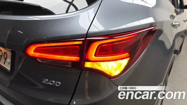Hyundai Santafe 2017 thumb 12