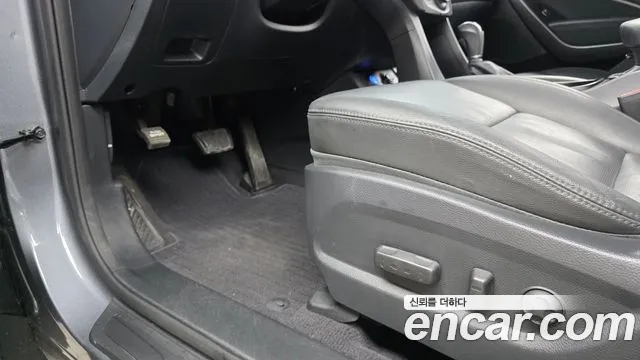 Hyundai Santafe 2017 thumb 11