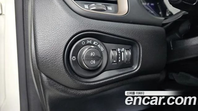 Jeep Renegade 2016 thumb 10