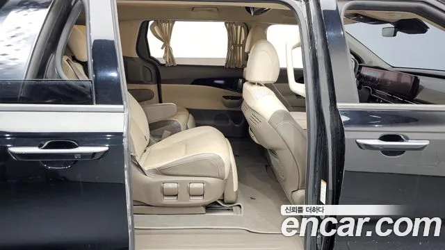 Kia Carnival 2021 thumb 7