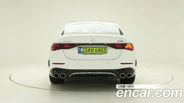Mercedes-Benz E-Class 2025 thumb 2