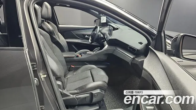 Peugeot 3008 2019 thumb 4
