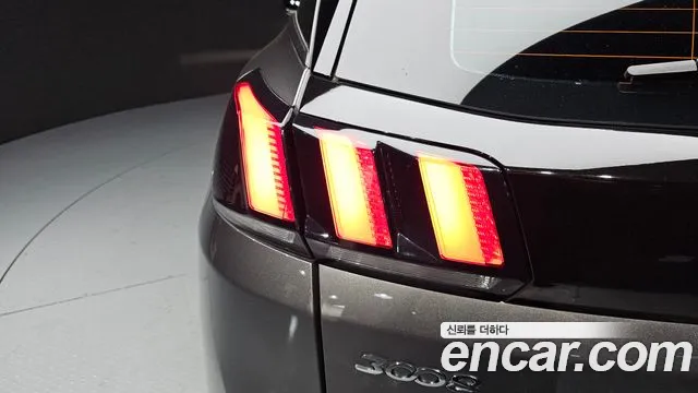 Peugeot 3008 2019 thumb 2
