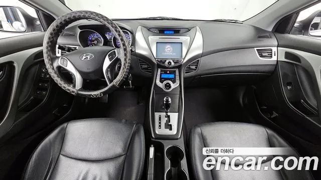 Hyundai Avante 2010 thumb 5