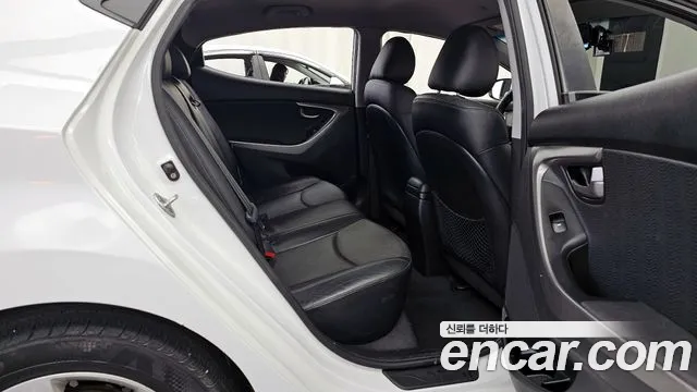 Hyundai Avante 2010 thumb 9