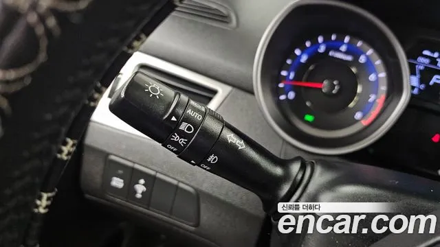 Hyundai Avante 2010 thumb 4
