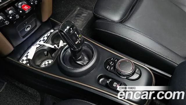 Mini Countryman 2018 thumb 8