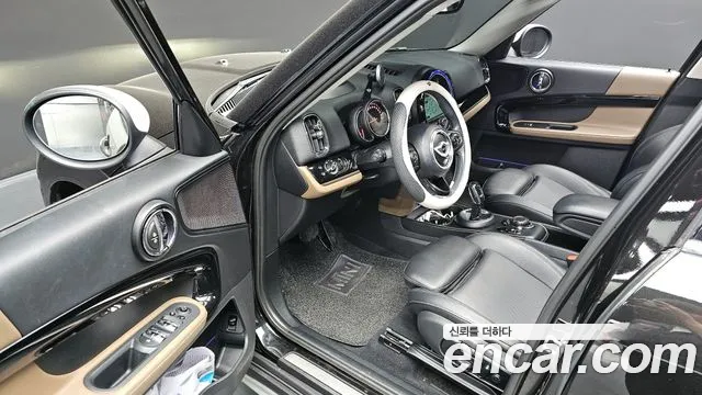 Mini Countryman 2018 thumb 12