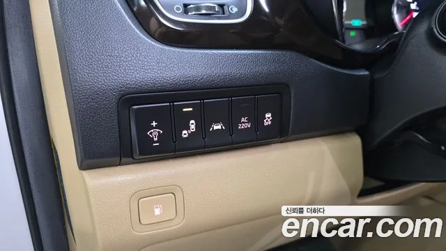 Kia Carnival 2018 thumb 6