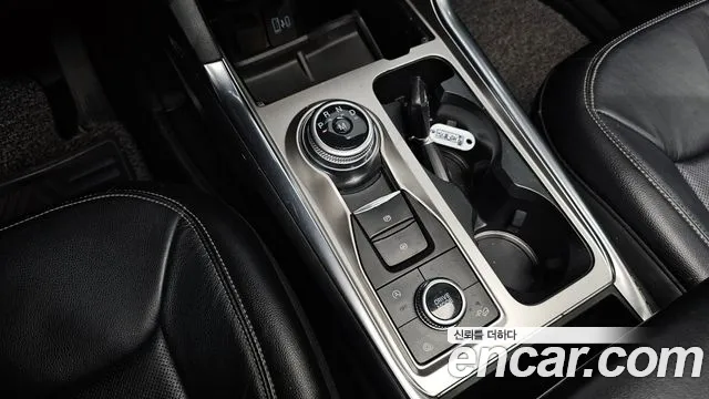 Ford Explorer 2020 thumb 5