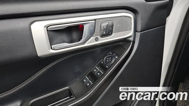 Ford Explorer 2020 thumb 8