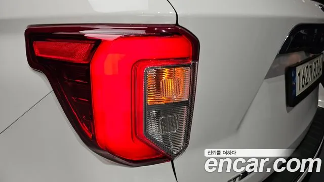 Ford Explorer 2020 thumb 11