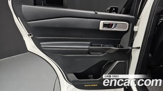 Ford Explorer 2020 thumb 6