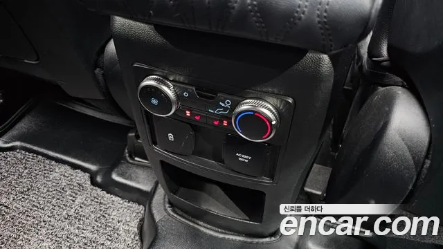 Ford Explorer 2020 thumb 9