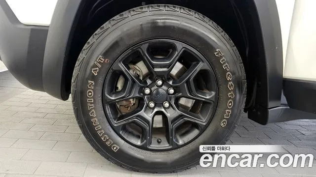 Jeep Cherokee 2019 thumb 9