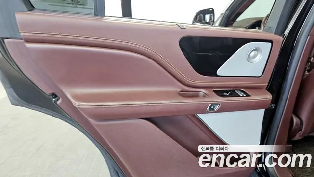 Lincoln Aviator 2020 thumb 10