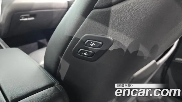 Genesis G80 2017 thumb 4