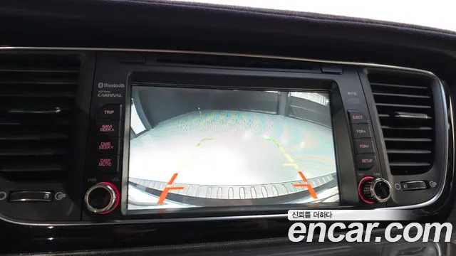 Kia Carnival 2015 thumb 3