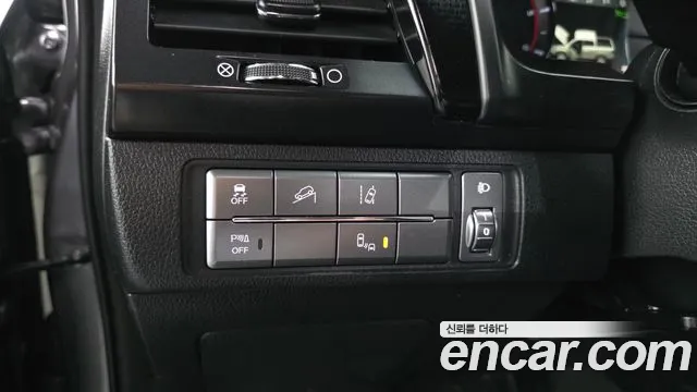 KGM Rexton 2021 thumb 8