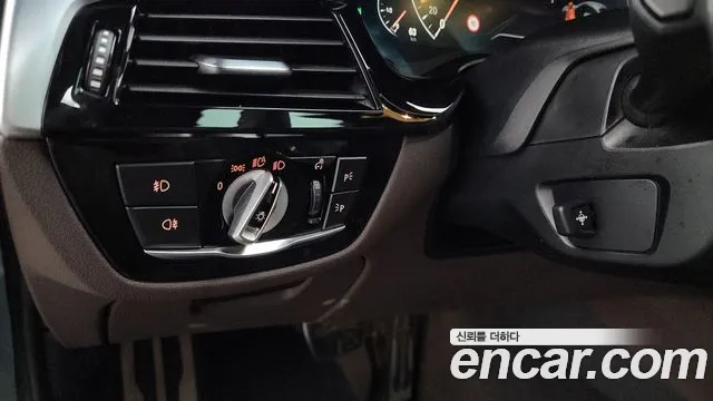 BMW 5 серии 2019 thumb 2