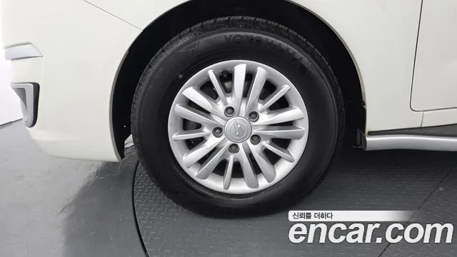 KGM Korando 2017 thumb 10