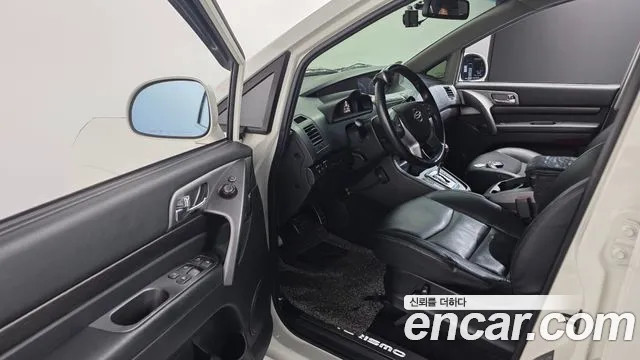 KGM Korando 2017 thumb 5