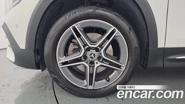 Mercedes-Benz GLB 2023 thumb 11