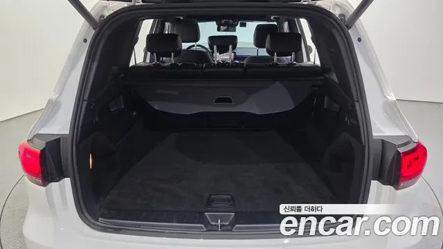 Mercedes-Benz GLB 2023 thumb 2