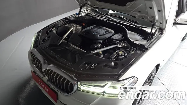 BMW 5 серии 2021 thumb 3