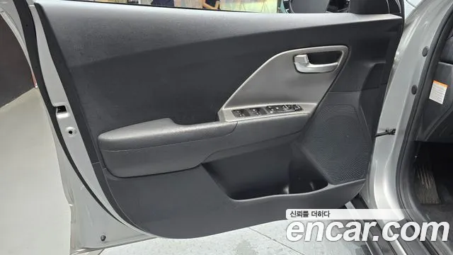 Kia Niro Plus 2022 thumb 7