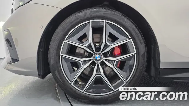 BMW 5 серии 2025 thumb 11