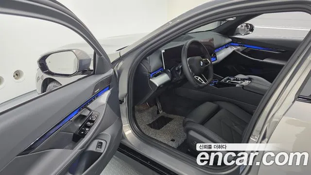 BMW 5 серии 2025 thumb 6