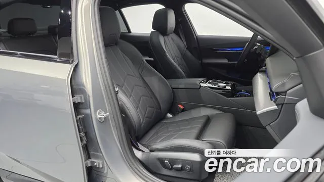BMW 5 серии 2025 thumb 12