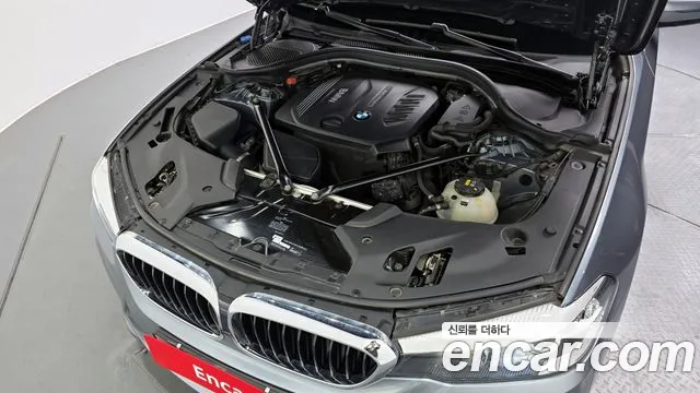 BMW 5 серии 2017 thumb 3