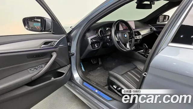 BMW 5 серии 2017 thumb 12