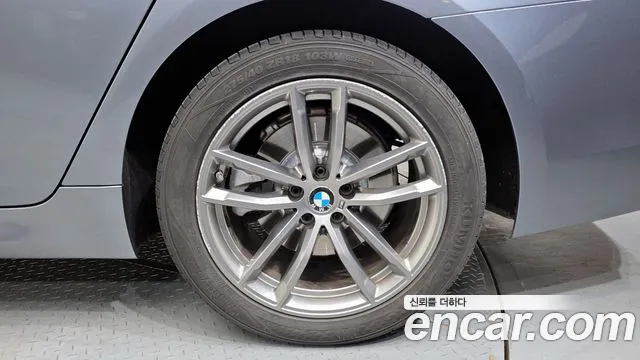 BMW 5 серии 2017 thumb 5